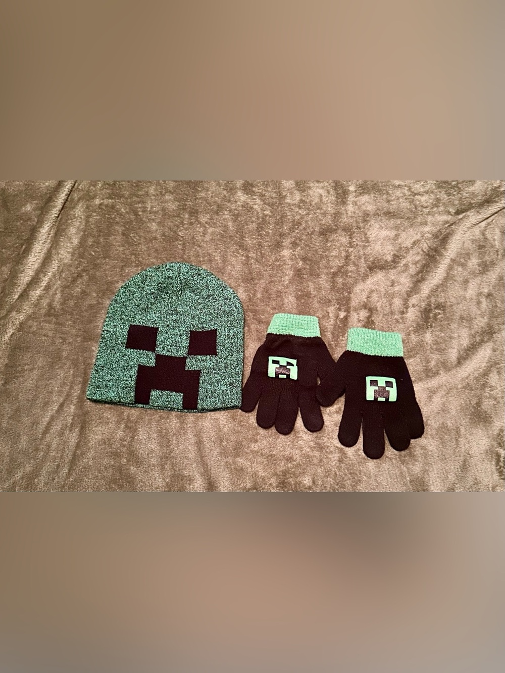 Kids Green Pixel Beanie and Gloves Set